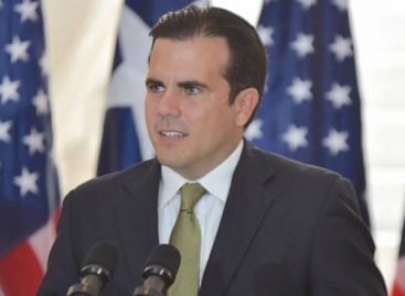 Gobernador de Puerto Rico visitó a congresistas para recoger ayuda tras huracanes
