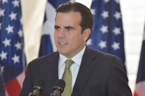Gobernador de Puerto Rico visitó a congresistas para recoger ayuda tras huracanes