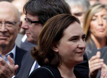 Alcaldesa de Barcelona pidó al presidente catalán que no declare la secesión