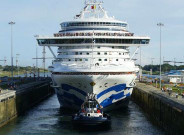 Caribbean Princess, el primer crucero neopanamax que llega al Canal Ampliado en la temporada