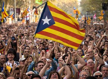 China sigue la crisis catalana y reitera su apoyo al Gobierno español