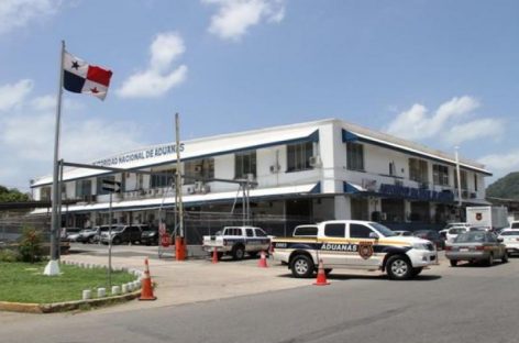 Gobierno amenaza con medidas disciplinarias a funcionarios de Aduanas si prosiguen con huelga