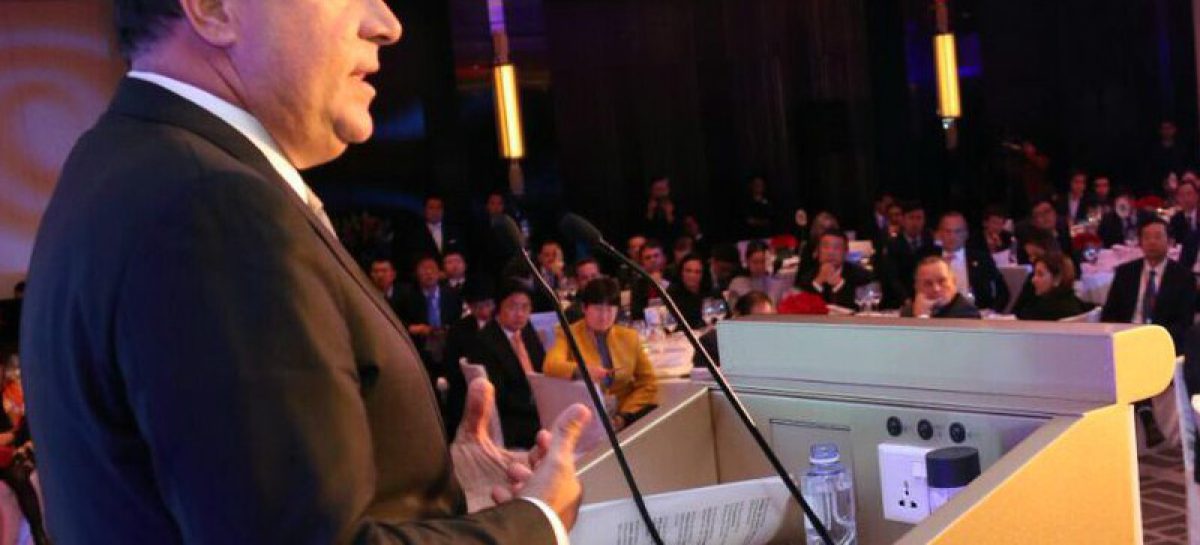 Varela propone que Panamá sea la plataforma latinoamericana de China