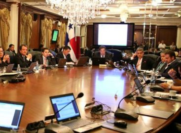 Varela y ministros definen acciones a tomar tras decisión de la UE sobre Panamá