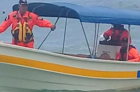 Rescatan a dos pescadores en playa de Chiriquí