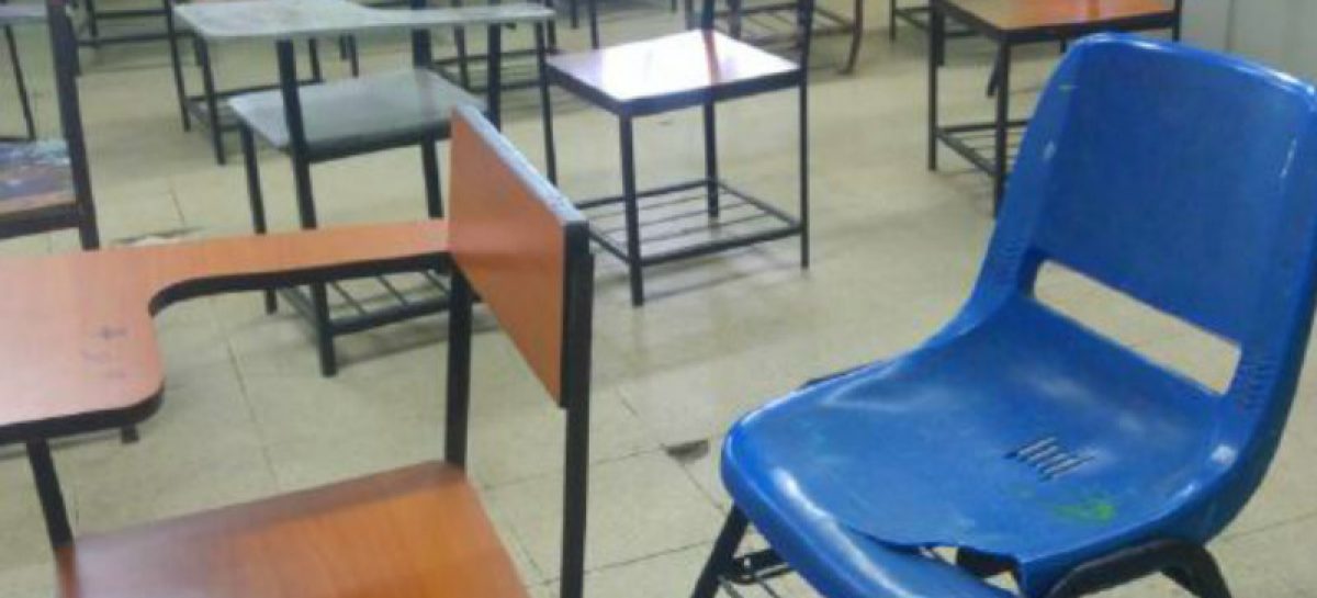 Por mal estado de escuelas en Bocas del Toro los padres decretaron un «paro»