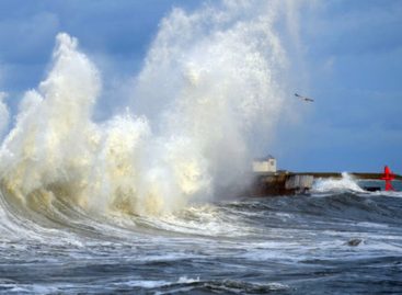 Emiten alerta por mareas que alcanzarán más de 5.61 metros de altura