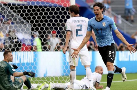 Uruguay frenó al local y pasa con 9 puntos a los Octavos de Final