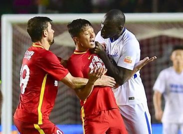 Castigan con 6 partidos a jugador chino por insultos racistas