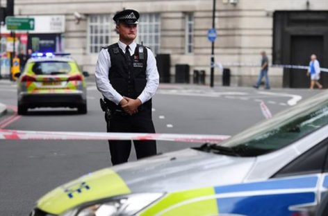 Tres heridos tras ataque ante el Parlamento británico