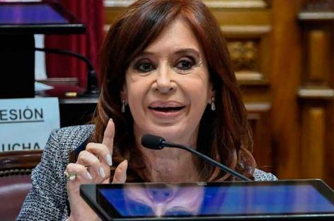 Juez citó a Cristina Fernández para ampliar declaración en causa por sobornos