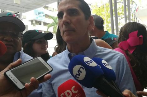 Roux fustiga a Varela: Propuesta de quinta papeleta de Varela es una medida politiquera de desesperación