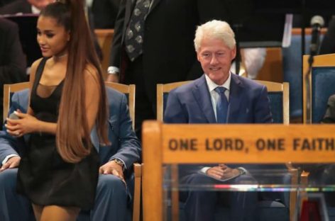 Los incómodos momentos con Bill Clinton y un sacerdote que vivió Ariana Grande en funeral de Aretha Franklin
