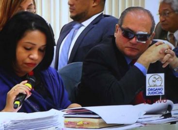 Magistrado Díaz acudió con ojo vendado a audiencia contra Martinelli