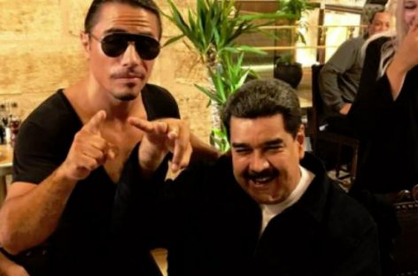 Venezolanos indignados piden boicot contra chef Salt Bae por agasajo a Maduro