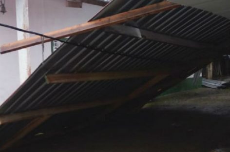 Fuertes vientos dejaron varias casas sin techo en Costa Arriba de Colón