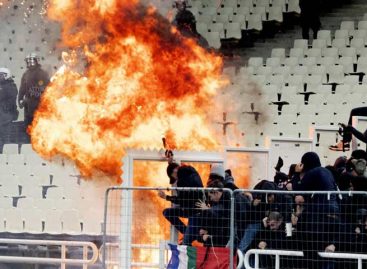 UEFA inició procedimiento disciplinarios por el caos previo al AEK-Ajax