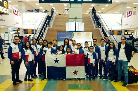 Rumbo a Tailandia delegación de estudiantes panameños que participará en Olimpíadas de Robótica