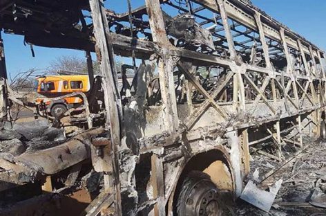 42 muertos tras incendiarse un autobús en Zimbabue