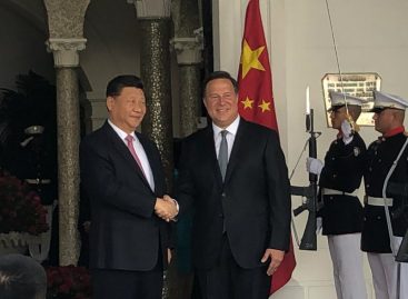 Varela se reunió a puerta cerrada con el presidente chino Xi Jinping