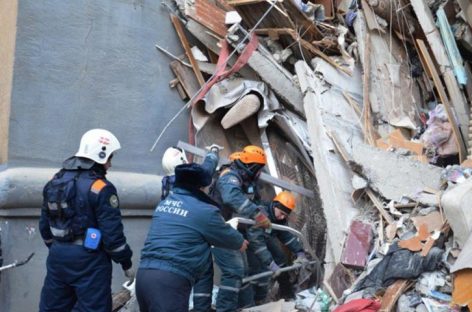 Cifra de muertos en derrumbe de edificio ruso ascendió a 22