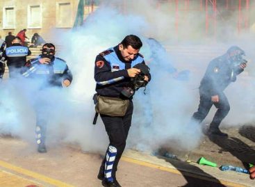 Comunidad internacional condenó violencia en protestas en Tirana