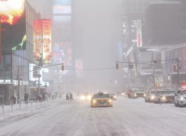 Cierran escuelas en Nueva York y estados cercanos tras tormenta de nieve
