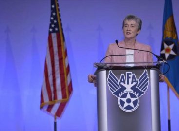 La secretaria de la Fuerza Aérea de EEUU presentó su dimisión