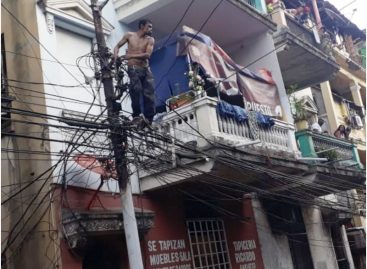 El video viral del ladrón «Spiderman» que trepaba edificios y se balanceaba entre cables eléctricos  (+Video)