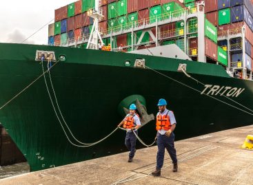 «Tritón» estableció una nueva marca como el barco más grande en transitar el Canal ampliado