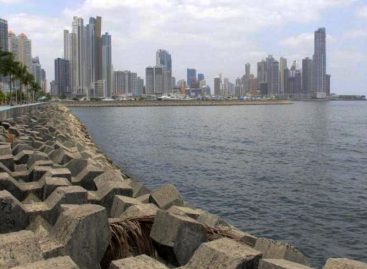 Fábrega promete una bahía de Panamá limpia en año y medio