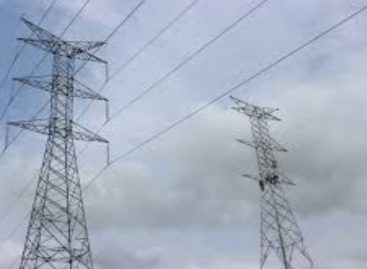 Varela se despide con un alza de la tarifa eléctrica