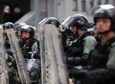 Dan libertad bajo fianza a 43 acusados de «revuelta» en Hong Kong
