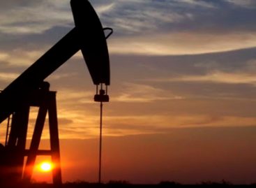 El petróleo se hundió a sus más bajos niveles en los últimos 20 años