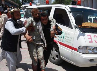 Ataque suicida en Afganistán deja 15 muertos y 56 heridos